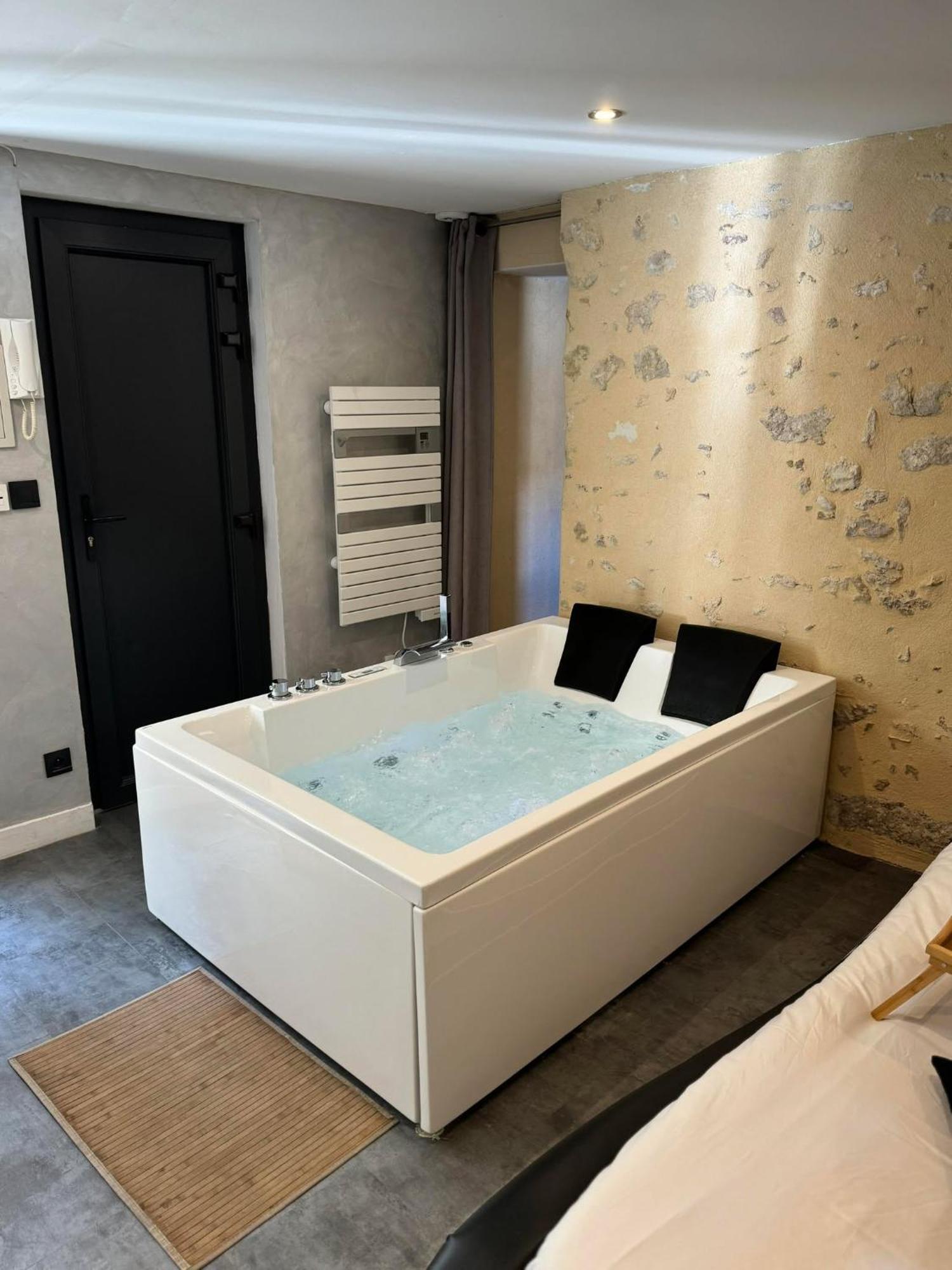Love Queen Spa Detente Блуа Экстерьер фото