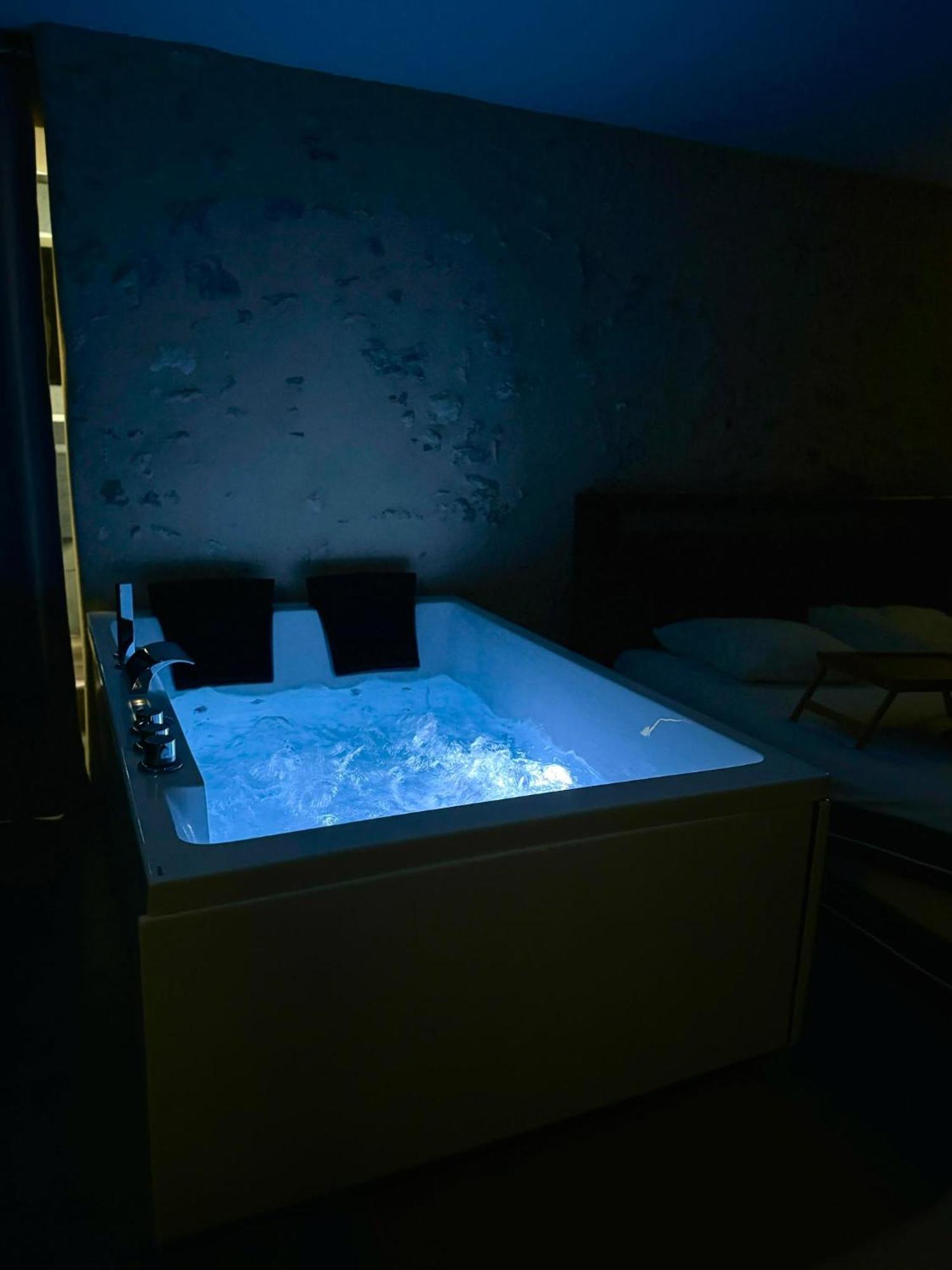 Love Queen Spa Detente Блуа Экстерьер фото